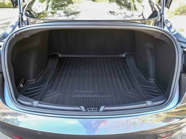 Сірий Тесла Модель 3, об'ємом двигуна 0 л та пробігом 65 тис. км за 9000 $, фото 16 на Automoto.ua