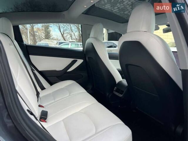 Серый Тесла Модель 3, объемом двигателя 0 л и пробегом 88 тыс. км за 22900 $, фото 21 на Automoto.ua