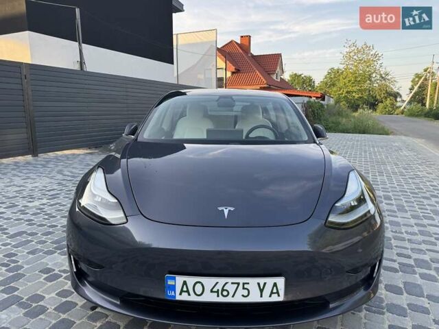 Серый Тесла Модель 3, объемом двигателя 0 л и пробегом 99 тыс. км за 17700 $, фото 4 на Automoto.ua