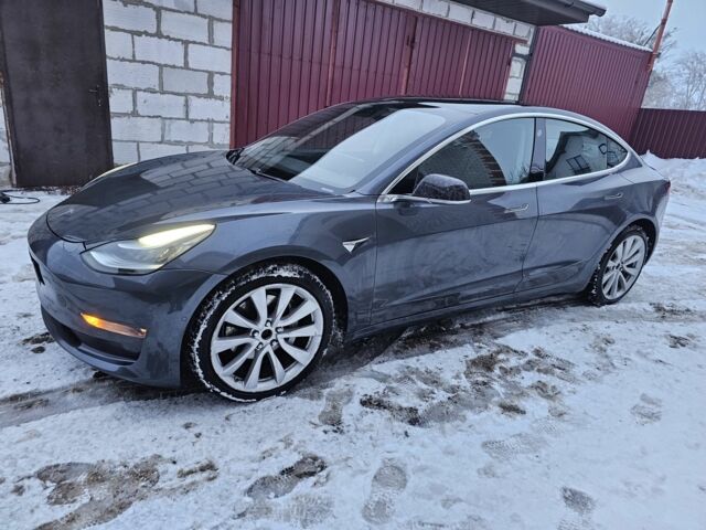 Серый Тесла Модель 3, объемом двигателя 0 л и пробегом 108 тыс. км за 15000 $, фото 1 на Automoto.ua