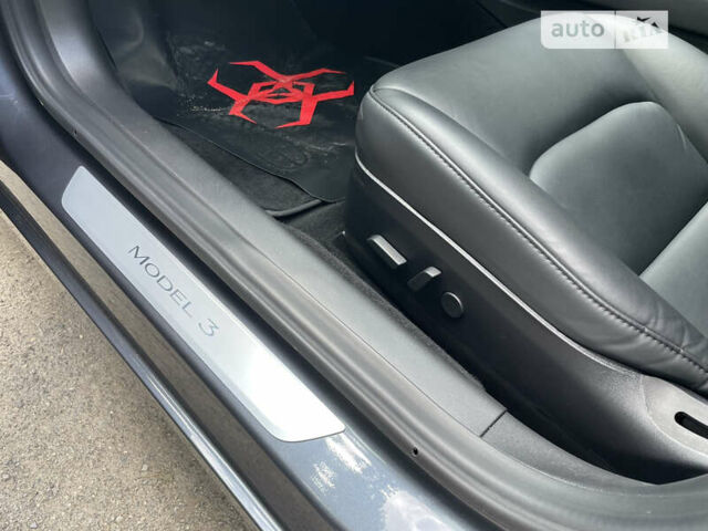 Серый Тесла Модель 3, объемом двигателя 0 л и пробегом 160 тыс. км за 18500 $, фото 27 на Automoto.ua