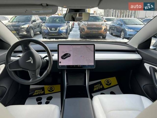 Серый Тесла Модель 3, объемом двигателя 0 л и пробегом 88 тыс. км за 22900 $, фото 11 на Automoto.ua