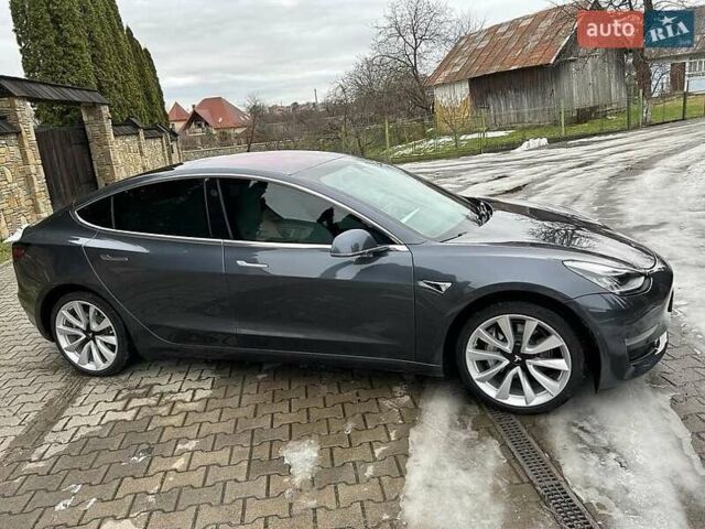 Серый Тесла Модель 3, объемом двигателя 0 л и пробегом 35 тыс. км за 14000 $, фото 2 на Automoto.ua