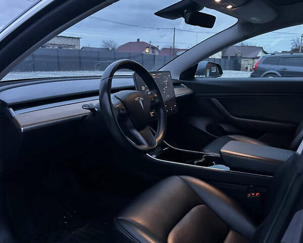 Серый Тесла Модель 3, объемом двигателя 0 л и пробегом 217 тыс. км за 14999 $, фото 15 на Automoto.ua