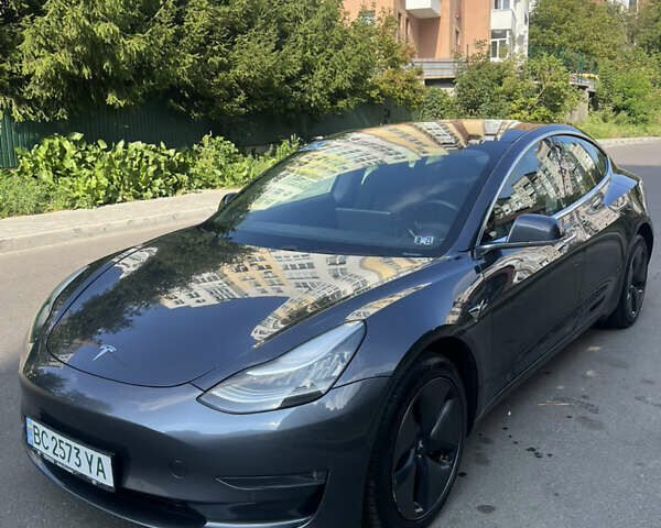 Серый Тесла Модель 3, объемом двигателя 0 л и пробегом 90 тыс. км за 15500 $, фото 2 на Automoto.ua