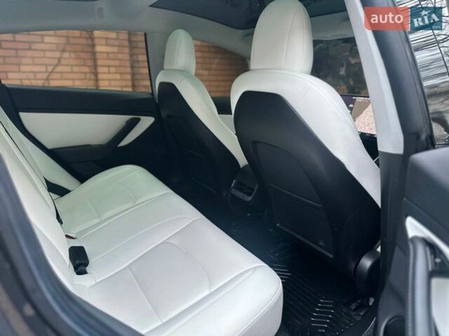 Серый Тесла Модель 3, объемом двигателя 0 л и пробегом 129 тыс. км за 16200 $, фото 8 на Automoto.ua