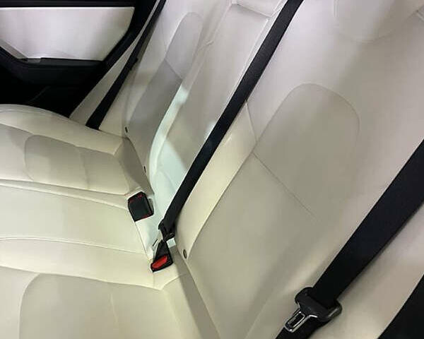 Сірий Тесла Модель 3, об'ємом двигуна 0 л та пробігом 39 тис. км за 24600 $, фото 6 на Automoto.ua