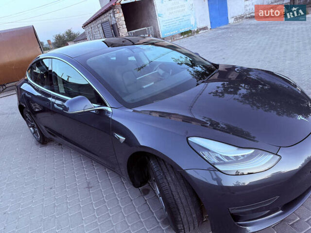 Серый Тесла Модель 3, объемом двигателя 0 л и пробегом 28 тыс. км за 19300 $, фото 6 на Automoto.ua