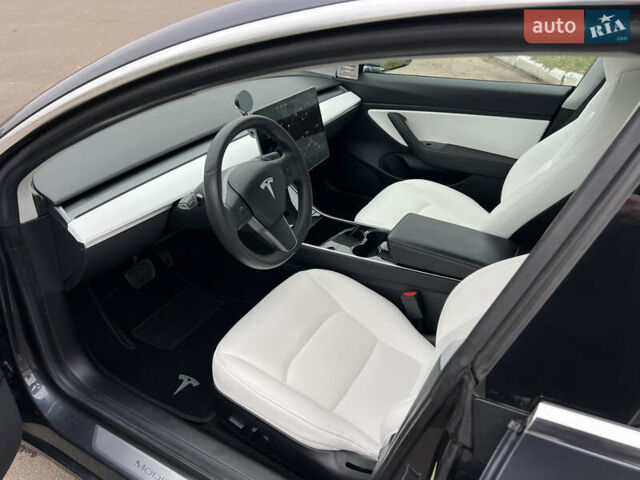 Сірий Тесла Модель 3, об'ємом двигуна 0 л та пробігом 110 тис. км за 20000 $, фото 6 на Automoto.ua