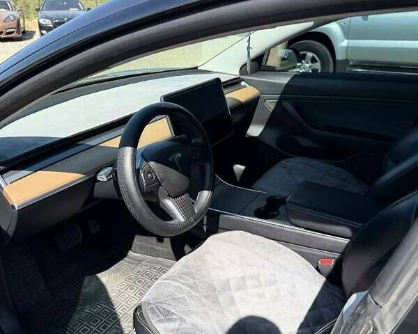 Серый Тесла Модель 3, объемом двигателя 0 л и пробегом 140 тыс. км за 15000 $, фото 4 на Automoto.ua