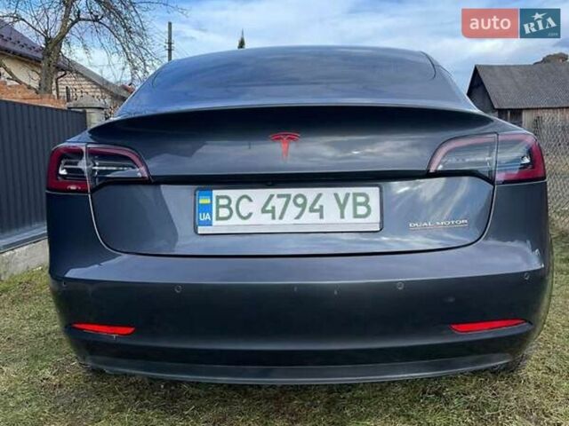 Серый Тесла Модель 3, объемом двигателя 0 л и пробегом 129 тыс. км за 20900 $, фото 2 на Automoto.ua