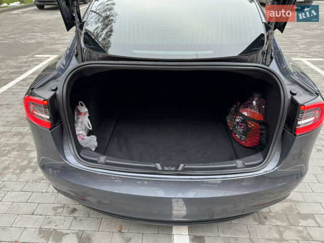 Серый Тесла Модель 3, объемом двигателя 0 л и пробегом 62 тыс. км за 17500 $, фото 13 на Automoto.ua