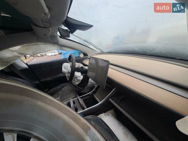Серый Тесла Модель 3, объемом двигателя 0 л и пробегом 105 тыс. км за 8750 $, фото 12 на Automoto.ua