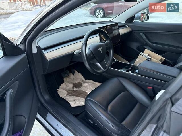 Серый Тесла Модель 3, объемом двигателя 0 л и пробегом 99 тыс. км за 17700 $, фото 35 на Automoto.ua