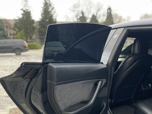 Серый Тесла Модель 3, объемом двигателя 0 л и пробегом 119 тыс. км за 18500 $, фото 10 на Automoto.ua