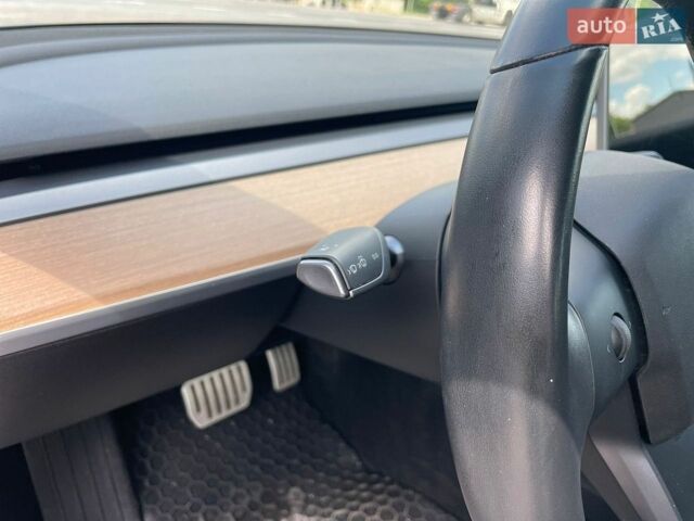 Сірий Тесла Модель 3, об'ємом двигуна 0 л та пробігом 59 тис. км за 20500 $, фото 19 на Automoto.ua