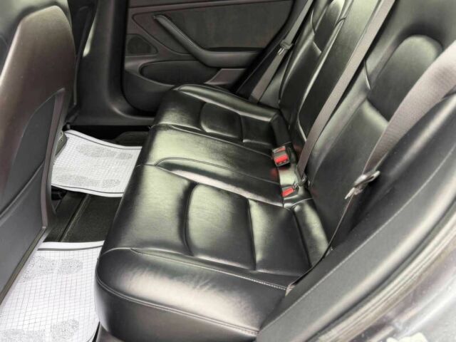 Сірий Тесла Модель 3, об'ємом двигуна 0 л та пробігом 38 тис. км за 11000 $, фото 10 на Automoto.ua