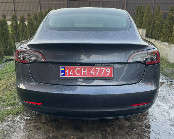 Серый Тесла Модель 3, объемом двигателя 0 л и пробегом 77 тыс. км за 16200 $, фото 2 на Automoto.ua