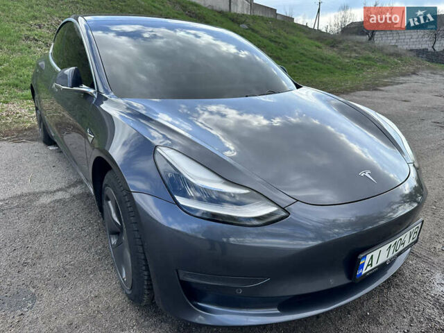 Серый Тесла Модель 3, объемом двигателя 0 л и пробегом 130 тыс. км за 15200 $, фото 1 на Automoto.ua