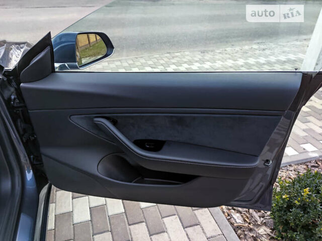 Серый Тесла Модель 3, объемом двигателя 0 л и пробегом 75 тыс. км за 22500 $, фото 26 на Automoto.ua