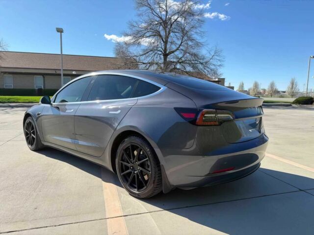 Сірий Тесла Модель 3, об'ємом двигуна 0 л та пробігом 34 тис. км за 10000 $, фото 3 на Automoto.ua