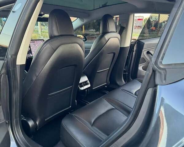 Серый Тесла Модель 3, объемом двигателя 0 л и пробегом 120 тыс. км за 15700 $, фото 1 на Automoto.ua