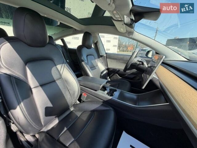 Серый Тесла Модель 3, объемом двигателя 0 л и пробегом 221 тыс. км за 11400 $, фото 12 на Automoto.ua