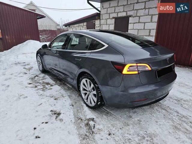 Серый Тесла Модель 3, объемом двигателя 0 л и пробегом 108 тыс. км за 18000 $, фото 2 на Automoto.ua