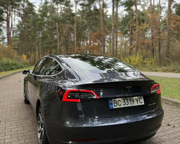 Серый Тесла Модель 3, объемом двигателя 0 л и пробегом 108 тыс. км за 18800 $, фото 1 на Automoto.ua