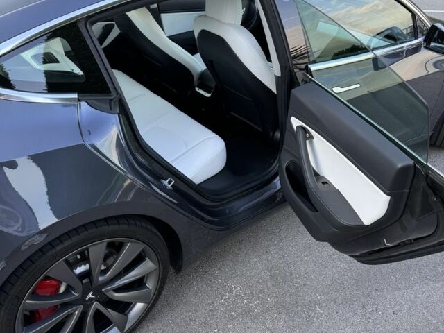 Сірий Тесла Модель 3, об'ємом двигуна 0 л та пробігом 126 тис. км за 21000 $, фото 7 на Automoto.ua