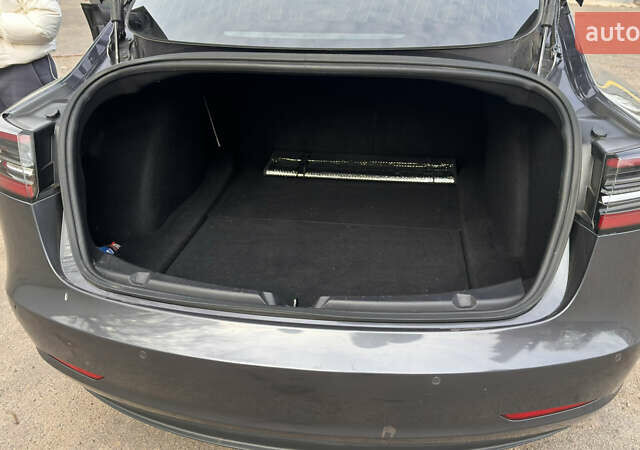 Серый Тесла Модель 3, объемом двигателя 0 л и пробегом 140 тыс. км за 15500 $, фото 8 на Automoto.ua