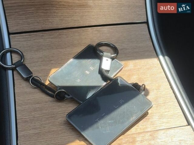Серый Тесла Модель 3, объемом двигателя 0 л и пробегом 131 тыс. км за 18900 $, фото 30 на Automoto.ua