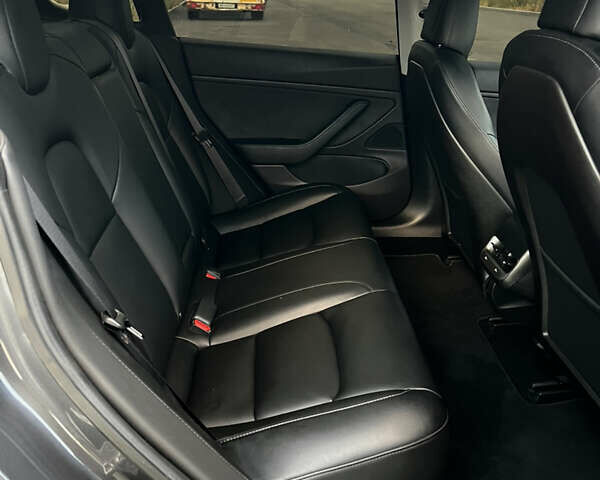 Сірий Тесла Модель 3, об'ємом двигуна 0 л та пробігом 99 тис. км за 18500 $, фото 9 на Automoto.ua