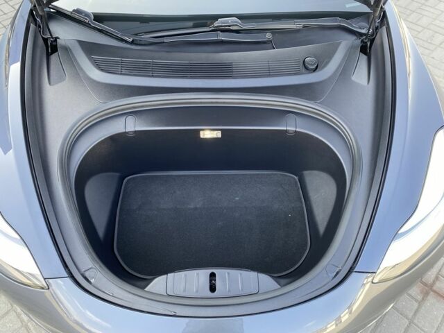 Серый Тесла Модель 3, объемом двигателя 0 л и пробегом 91 тыс. км за 18300 $, фото 6 на Automoto.ua