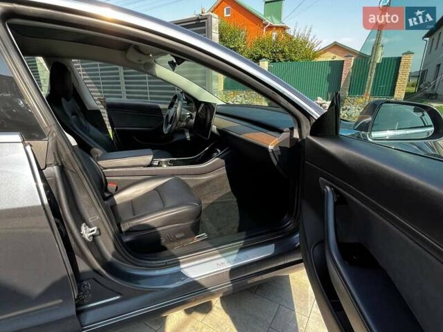 Серый Тесла Модель 3, объемом двигателя 0 л и пробегом 88 тыс. км за 17700 $, фото 17 на Automoto.ua