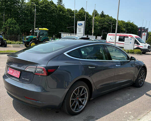 Серый Тесла Модель 3, объемом двигателя 0 л и пробегом 82 тыс. км за 15800 $, фото 5 на Automoto.ua