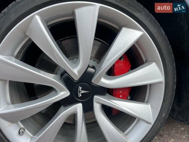 Сірий Тесла Модель 3, об'ємом двигуна 0 л та пробігом 52 тис. км за 19999 $, фото 10 на Automoto.ua