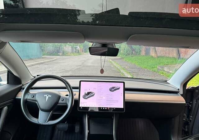 Серый Тесла Модель 3, объемом двигателя 0 л и пробегом 70 тыс. км за 18500 $, фото 16 на Automoto.ua