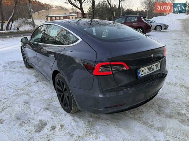 Серый Тесла Модель 3, объемом двигателя 0 л и пробегом 99 тыс. км за 17700 $, фото 2 на Automoto.ua