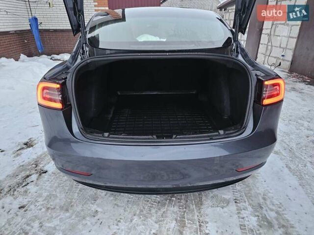 Серый Тесла Модель 3, объемом двигателя 0 л и пробегом 108 тыс. км за 18000 $, фото 6 на Automoto.ua