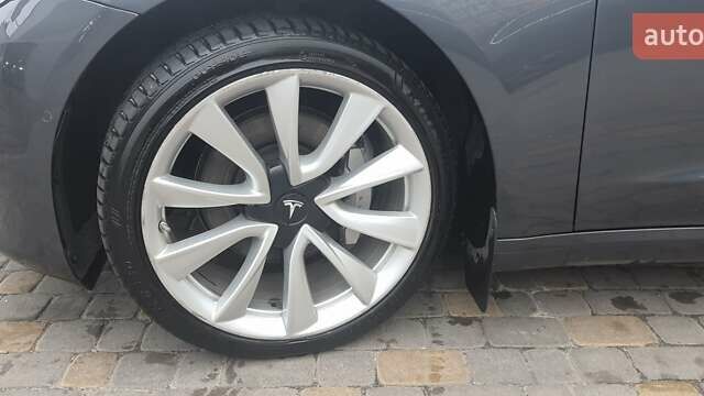 Сірий Тесла Модель 3, об'ємом двигуна 0 л та пробігом 108 тис. км за 18800 $, фото 13 на Automoto.ua