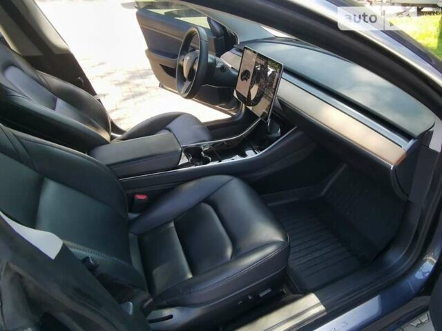 Серый Тесла Модель 3, объемом двигателя 0 л и пробегом 49 тыс. км за 24950 $, фото 11 на Automoto.ua