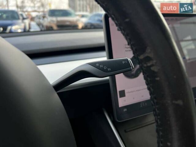 Серый Тесла Модель 3, объемом двигателя 0 л и пробегом 88 тыс. км за 22900 $, фото 13 на Automoto.ua