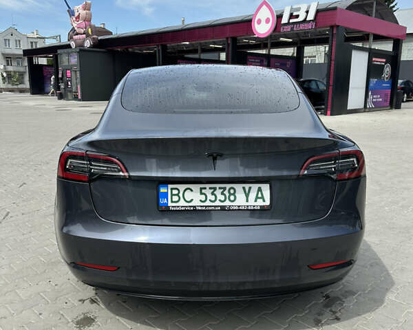 Сірий Тесла Модель 3, об'ємом двигуна 0 л та пробігом 92 тис. км за 15800 $, фото 4 на Automoto.ua