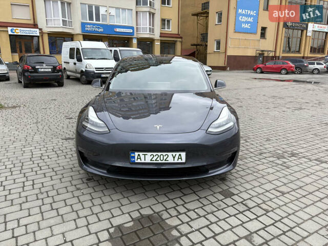 Серый Тесла Модель 3, объемом двигателя 0 л и пробегом 90 тыс. км за 18500 $, фото 9 на Automoto.ua
