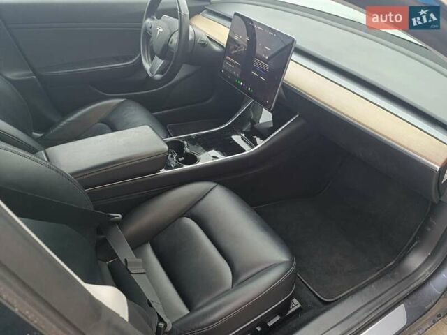 Сірий Тесла Модель 3, об'ємом двигуна 0 л та пробігом 125 тис. км за 16500 $, фото 8 на Automoto.ua
