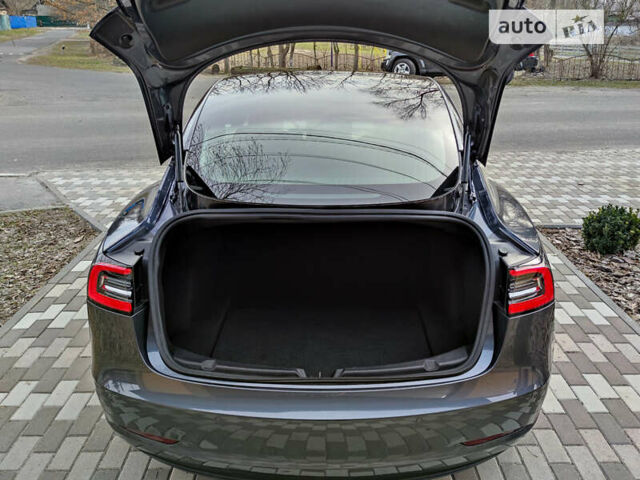 Серый Тесла Модель 3, объемом двигателя 0 л и пробегом 75 тыс. км за 22500 $, фото 22 на Automoto.ua