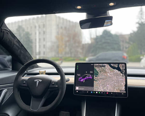 Серый Тесла Модель 3, объемом двигателя 0 л и пробегом 117 тыс. км за 18700 $, фото 12 на Automoto.ua