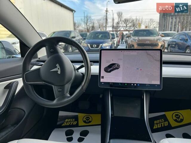 Серый Тесла Модель 3, объемом двигателя 0 л и пробегом 88 тыс. км за 22900 $, фото 12 на Automoto.ua