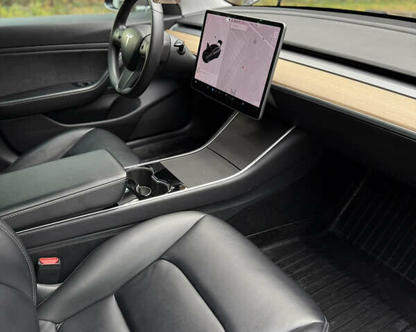 Серый Тесла Модель 3, объемом двигателя 0 л и пробегом 108 тыс. км за 18800 $, фото 11 на Automoto.ua